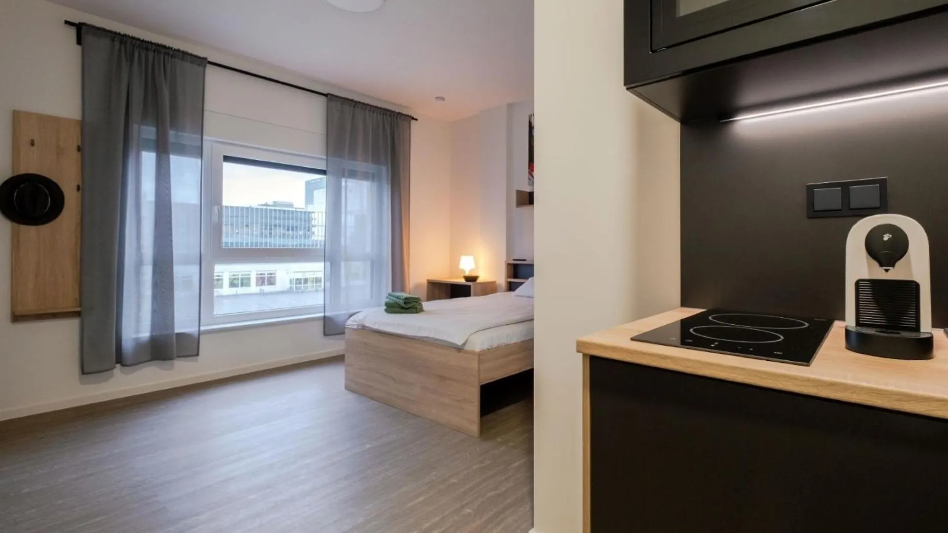 Jade & Jabo - Sehr Schoene Zimmer & Apartements Zum Wohlfuehlen Tageweise & Wochenweise Buchbar Neuss