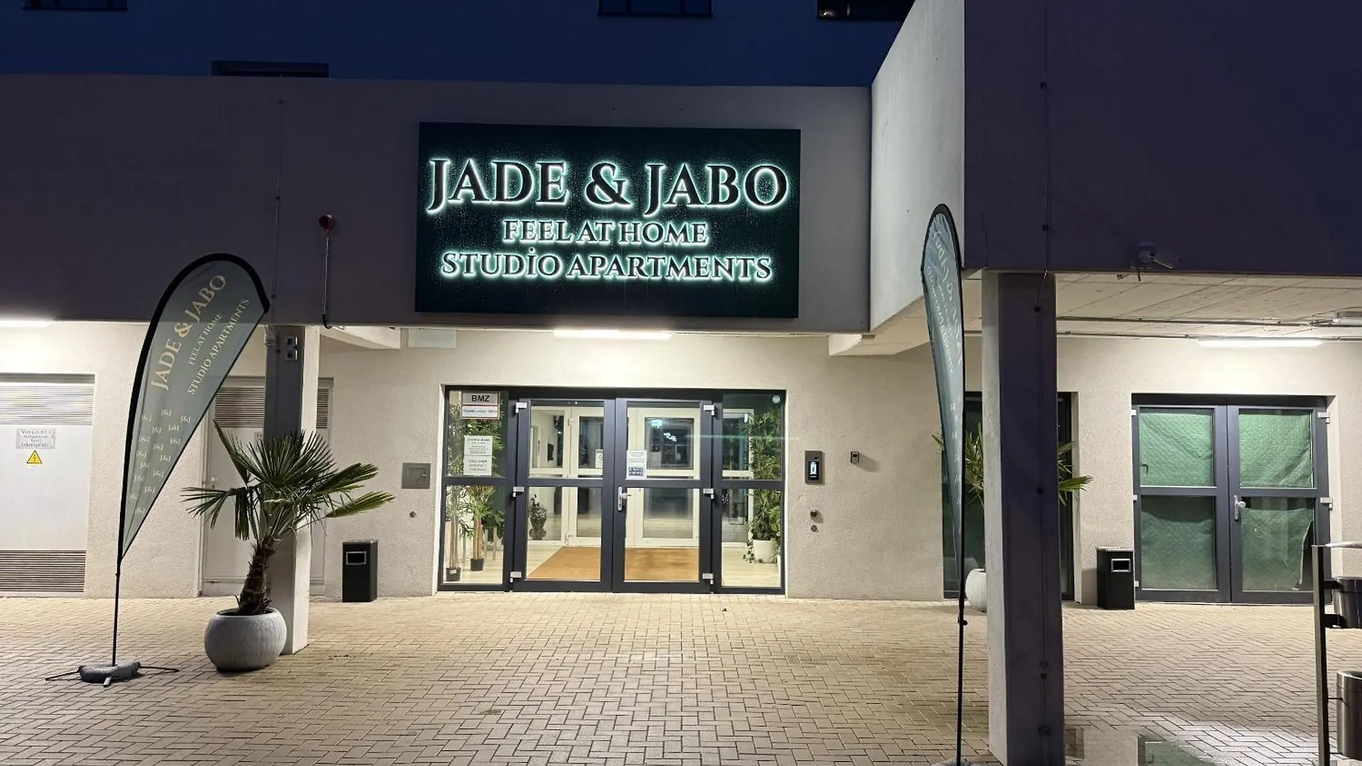 Aparthotel Jade & Jabo - Sehr Schoene Zimmer & Apartements Zum Wohlfuehlen Tageweise & Wochenweise Buchbar Neuss